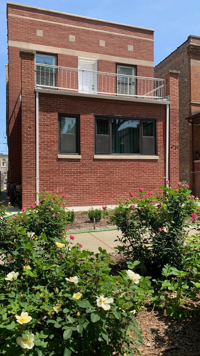 Foto del edificio - 4739 N Sawyer Ave
