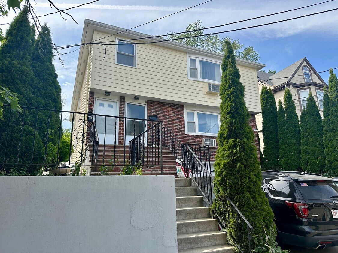 Foto principal - 34 Olcott St