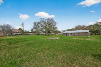 Building Photo - 25409 Pebble Dr