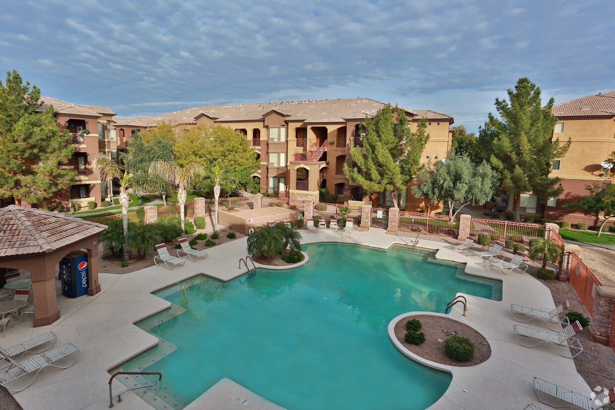 The Villas at Camelback Crossing Apartments Glendale, AZ