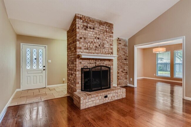 Foto del edificio - 6811 Hitching Post Cir