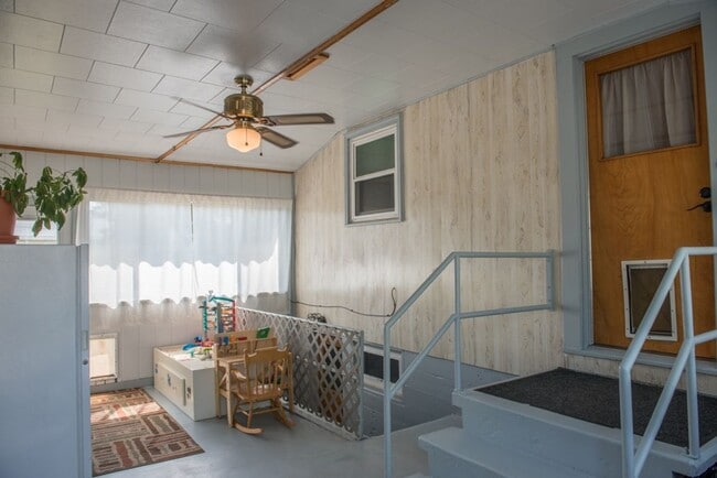 Building Photo - 1 Bed 3/4 Bath basement apartments by CMU ...