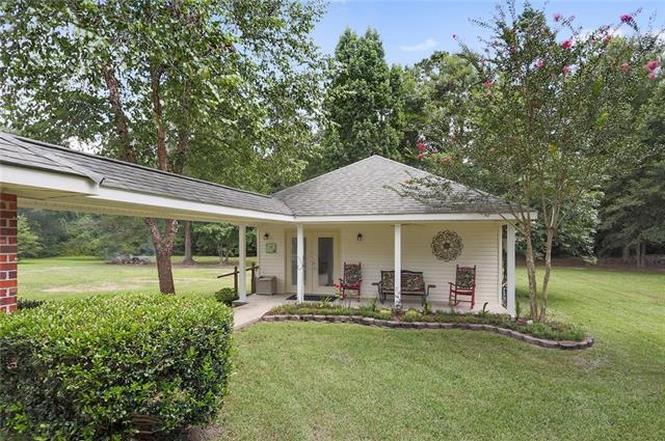 Charming guesthouse just 5 minutes from downtown Covington! - 19415 S Fitzmorris Rd