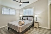 Foto principal - 24314 Kittridge St