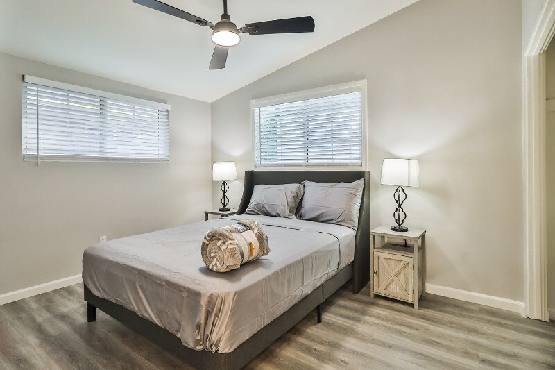 Foto principal - 24314 Kittridge St