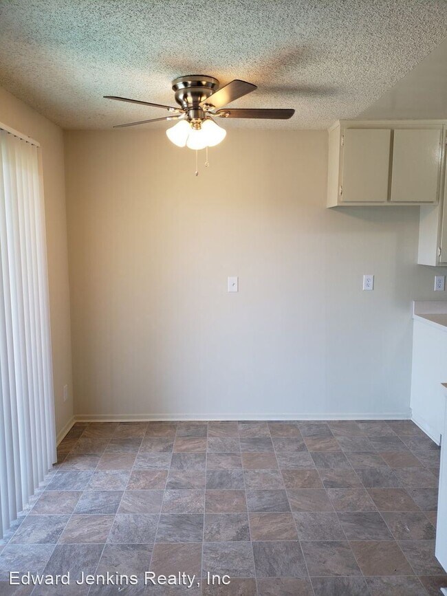 Building Photo - 4141 Rosecrans Ave