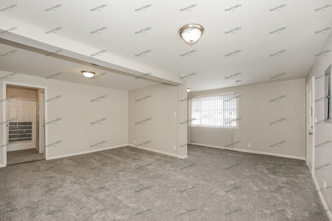 Building Photo - 1992 Oxford St