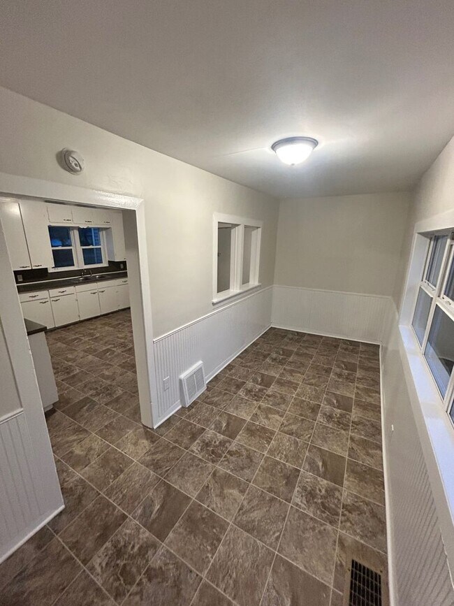 Foto del edificio - 270 W Pine St NE