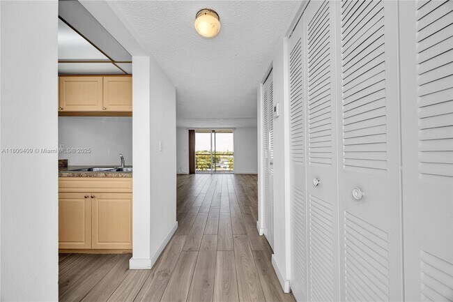 Foto del edificio - 14180 SW 84th St