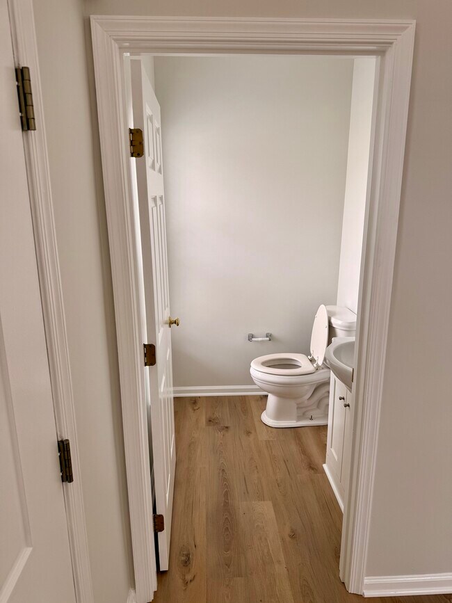 Building Photo - 7001 Saddlebow Ct