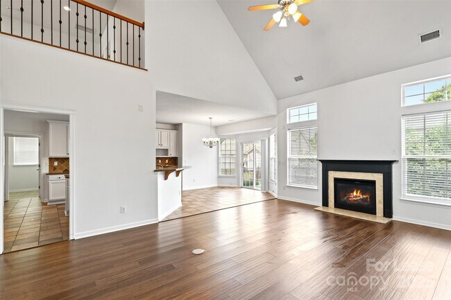 Foto del edificio - 10004 Shetland Ln