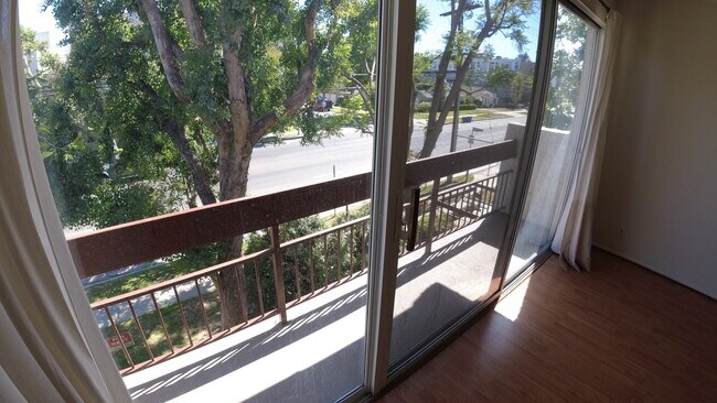 Foto del edificio - 12157 Moorpark St