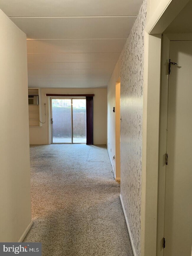 300 WINDING Way Unit B1, DOWNINGTOWN, PA 19335 Room for Rent in DOWNINGTOWN, PA