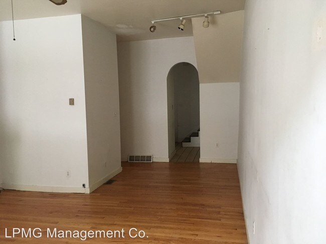Building Photo - 790 S 2nd St