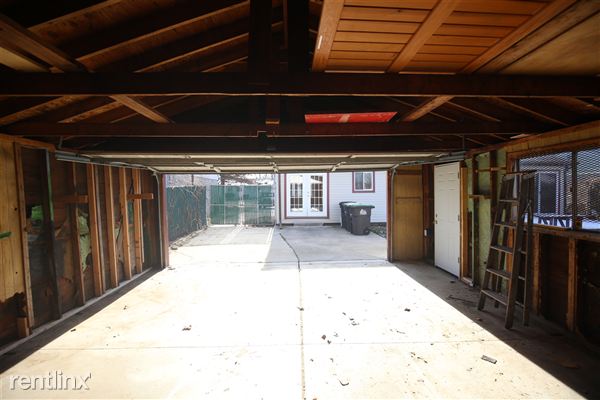 Building Photo - 15333 Wendy St