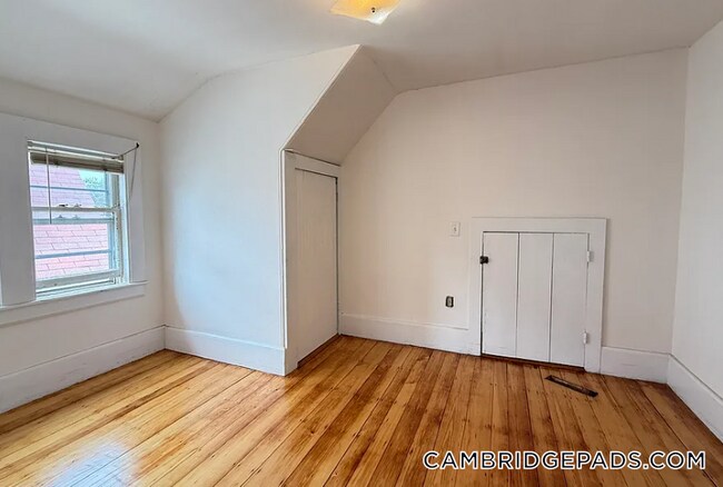 Foto del edificio - 57 Rindge Ave