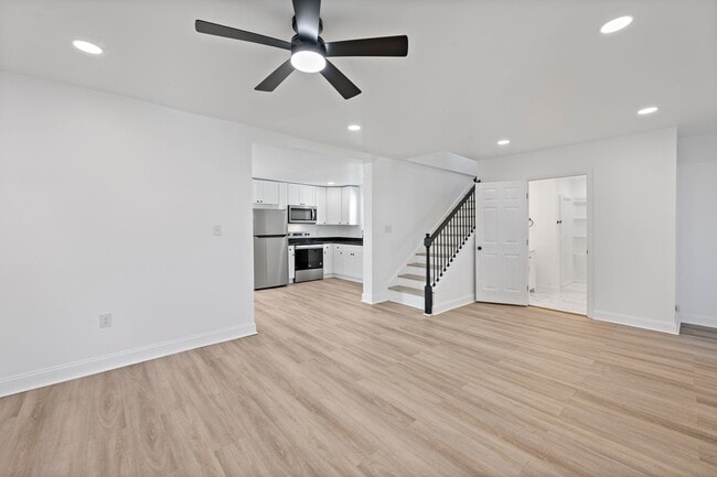 Building Photo - Newly Renovated 4-Bedroom, 2-Bath Home wit...