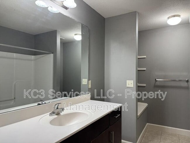 Foto del edificio - 9326 N Robinhood Ave
