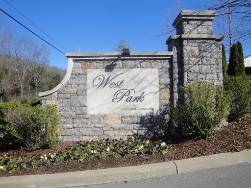 Building Photo - Wonderful 3 Bedroom 2.5 Bath Townhouse in West Park!