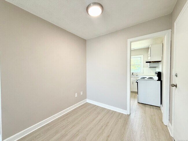 Foto del edificio - 208 Point Beach Dr