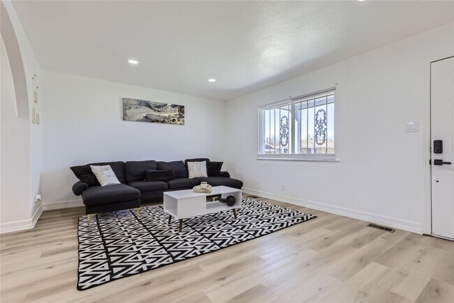 Foto del edificio - 5504 Troy St