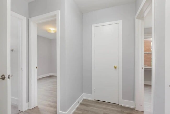 Building Photo - 1247 Clonsilla Ave