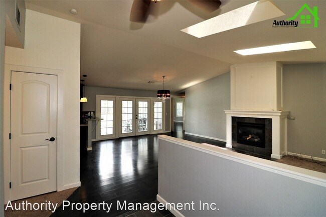 Foto del edificio - 4 br, 3 bath House - 1102 Hope Lane
