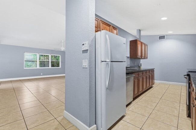 Photo - 1029 Staghorn St House