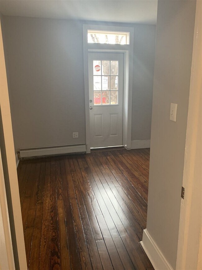 Foto del edificio - 136 Arlington Ave