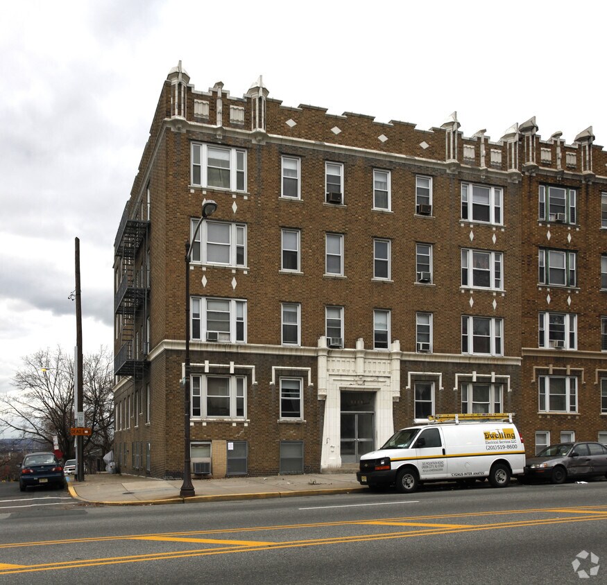 3139 John F Kennedy Blvd, Jersey City, NJ 07306 Apartments in Jersey