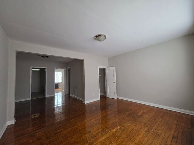 Foto del edificio - 3300 East Capitol St NE
