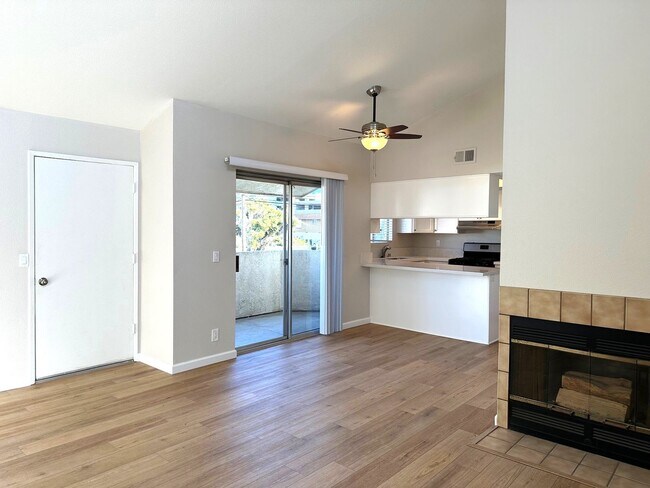 Foto del edificio - ~!!NOW AVAILABLE!! 2BD/2BTH ~ Welcome to C...