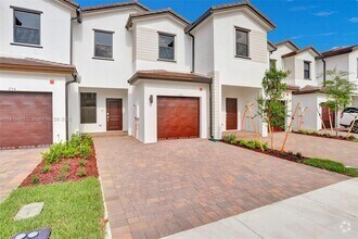 Building Photo - 252 SW 159th Terrace
