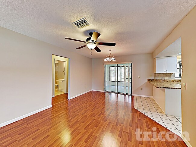 Foto del edificio - 12207 Bluefield St