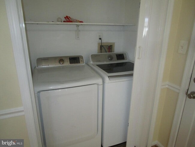 Foto del edificio - 8711 Temple Hill Rd