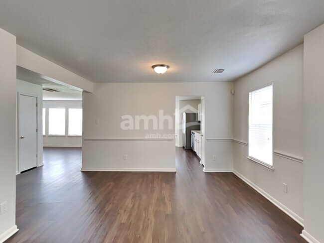 Building Photo - 9423 Eaglewood Spring Dr