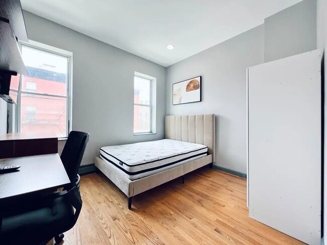 Photo - Furnished room/NOT APARTMENT