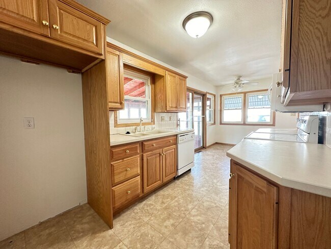 Foto del edificio - Cooper School Neighborhood 3 Bedroom Ranch...
