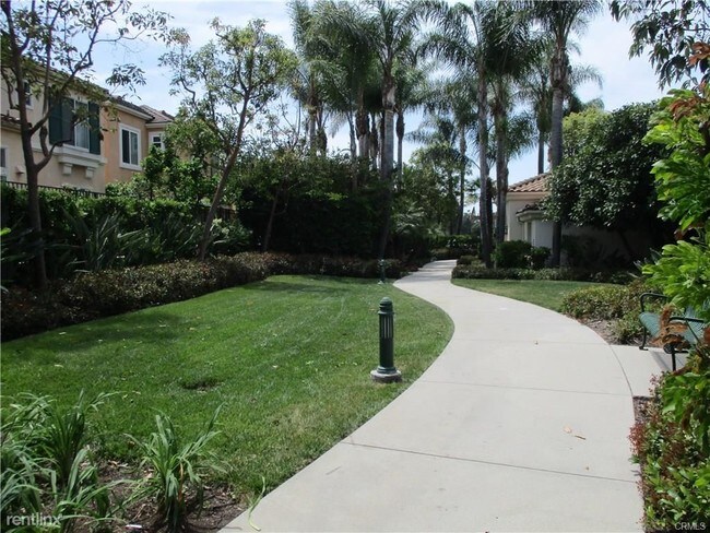 Building Photo - 4 br, 3 bath House - 48 Del Ventura