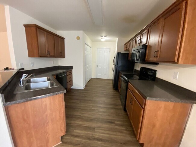 Building Photo - PRE-LEASING FOR AUGUST 2026!