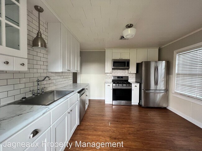 Foto del edificio - 2 br, 1 bath House - 821 McArthur St