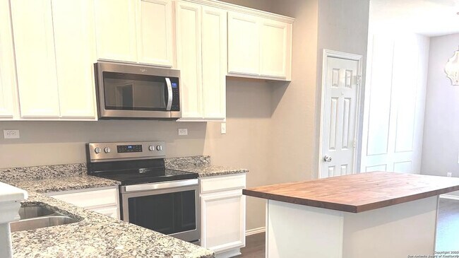 Foto del edificio - Room in House on Sweetgrass