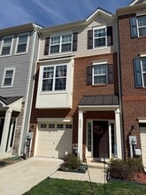 Building Photo - 8462 Hedwig Ln