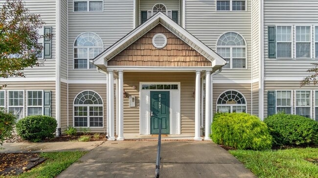 Building Photo - 6117 Hedgecock Cir