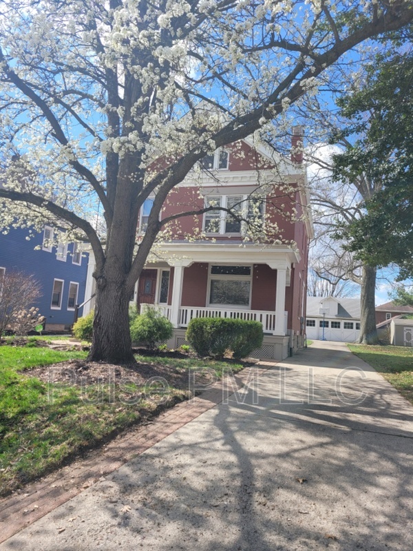 Building Photo - 11 Highland Ave