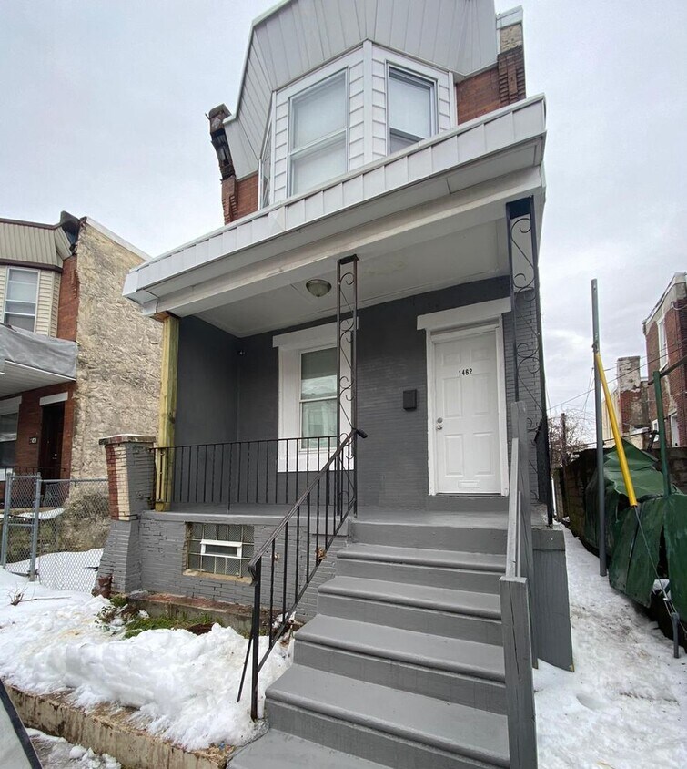 Primary Photo - 2 BED 1 BATH HOME FOR RENT.
