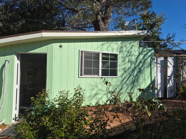 Foto del edificio - 2141 Torrey Pines Rd