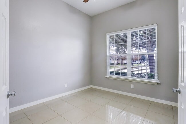 Foto del edificio - 6426 Evening Rose Ln