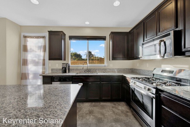 Building Photo - 4 br, 2.5 bath House - 1359 Encore Dr