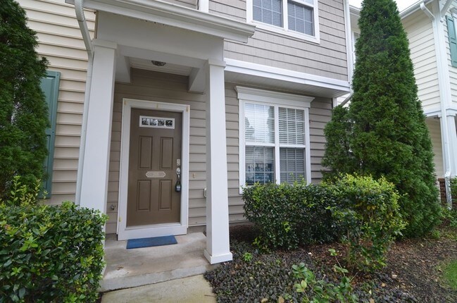 Building Photo - 205 Hamlet Park Dr